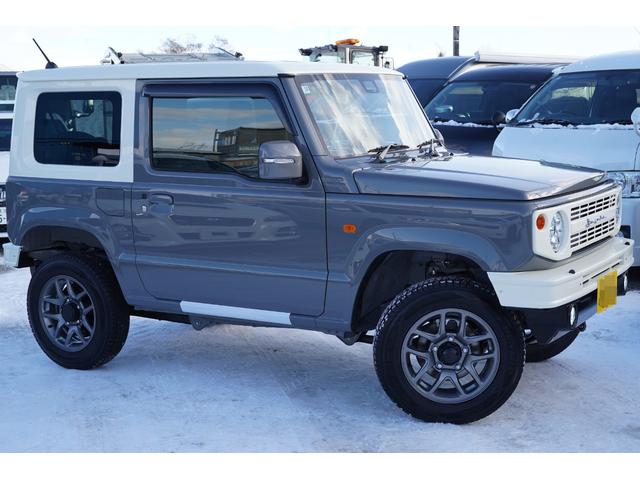 ジムニー ＸＣ届出済未使用車　届出済未使用車・レーダーブレーキサポート・衝突軽減ブレーキ・レーンキープ・社外ディスプレイオーディオ・ＬＥＤライト・ＬＥＤフォグ・前後バンパー・グリル・プッシュスタート・スマートキー・シートヒーター（2枚目）