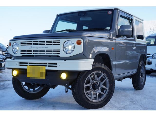 ジムニー ＸＣ届出済未使用車　届出済未使用車・レーダーブレーキサポート・衝突軽減ブレーキ・レーンキープ・社外ディスプレイオーディオ・ＬＥＤライト・ＬＥＤフォグ・前後バンパー・グリル・プッシュスタート・スマートキー・シートヒーター（3枚目）