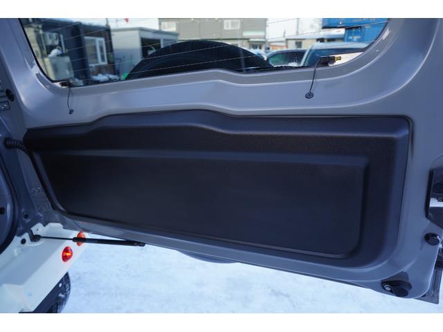 ジムニー ＸＣ届出済未使用車　届出済未使用車・レーダーブレーキサポート・衝突軽減ブレーキ・レーンキープ・社外ディスプレイオーディオ・ＬＥＤライト・ＬＥＤフォグ・前後バンパー・グリル・プッシュスタート・スマートキー・シートヒーター（44枚目）