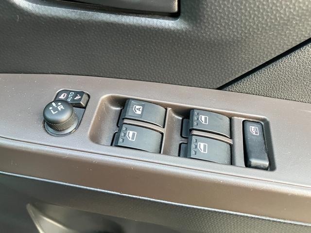 ルーミー X 4WD スマアシ 社外ナビ バックカメラ 夏冬タイヤ付き スマートキー フルセグTV 片側パワスラ オートライト アイドリングストップ クリアランスソナー 衝突軽減ブレーキ 横滑り防止装置(22枚目)