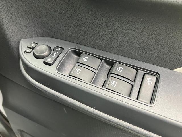 タント X 4WD CDプレイヤー スマートキー 片側パワスラ バックカメラ LEDライト オートライト アイドリングストップ シートヒーター 電格ミラー 衝突軽減ブレーキ 横滑り防止装置(19枚目)