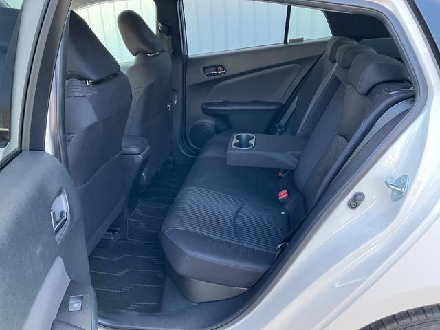 プリウス Ｓ　４ＷＤ　夏冬タイヤ付き　寒冷地仕様　スマートキー　純正ナビ　フルセグＴＶ　バックカメラ　ＥＴＣ　トヨタセーフティセンス　ＬＥＤライト　オートライト　フォグ　電格ミラー（29枚目）