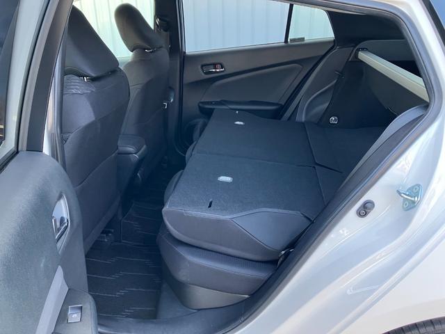 プリウス Ｓ　４ＷＤ　夏冬タイヤ付き　寒冷地仕様　スマートキー　純正ナビ　フルセグＴＶ　バックカメラ　ＥＴＣ　トヨタセーフティセンス　ＬＥＤライト　オートライト　フォグ　電格ミラー（30枚目）