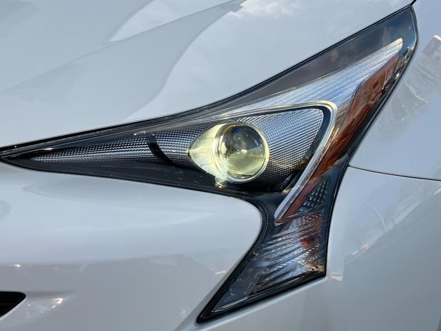 プリウス Ｓ　４ＷＤ　夏冬タイヤ付き　寒冷地仕様　スマートキー　純正ナビ　フルセグＴＶ　バックカメラ　ＥＴＣ　トヨタセーフティセンス　ＬＥＤライト　オートライト　フォグ　電格ミラー（41枚目）