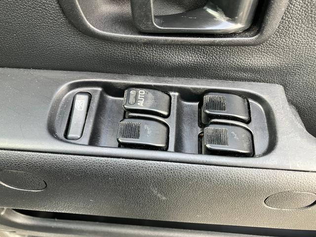 サンバーバン ＶＣターボスマートアシスト　４ＷＤ　社外ＣＤチューナー　キーレス　ハイルーフ　寒冷地仕様　両側スライドドア　スマアシ　ターボ　ＬＥＤライト　フォグ　アイドリングストップ　クリアランスソナー　衝突軽減ブレーキ　横滑り防止装置（17枚目）