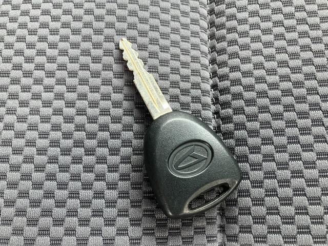 ハイゼットトラック ジャンボＳＡＩＩＩｔ　パートタイム４ＷＤ　キーレスエントリー　社外ＣＤチューナー　三方開　スマートアシスト　マニュアルエアコン　フォグ　衝突軽減ブレーキ　横滑り防止装置（11枚目）