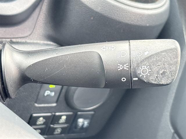 ミライース Ｌ　クリアランスソナー　衝突被害軽減システム　オートマチックハイビーム　キーレスエントリー　アイドリングストップ　ＣＶＴ　ＡＢＳ　ＥＳＣ　ＣＤ　アルミホイール　エアコン　パワーステアリング（8枚目）