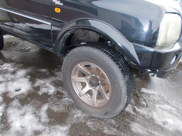 ジムニー ワイルドウインド　４ＷＤ　ターボ　リフトＵＰ　オーバーフェンダー　前後社外バンパー　社外マフラー　キーレス　エンジンスターター　シートヒーター　ミラーヒーター　フォグランプ　タイミングチェーン（7枚目）