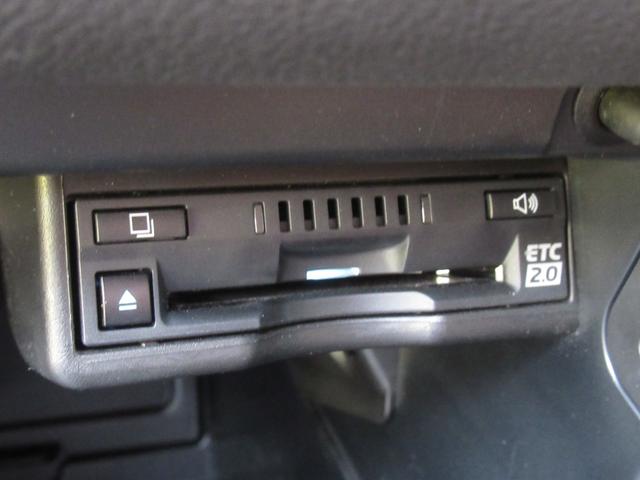 ＵＸ ＵＸ２５０ｈ　バージョンＬ　１オナ　冬タイヤ付　寒冷地仕様　ＡＣＣ　エンスタ　ＨＵＤ　茶革　シートヒーター・クーラー　ステアリングヒーター　ナビ　フルセグ　電動テールゲート　ＥＴＣ２．０　３６０カメラ　置くだけ充電　ＡＣ１００Ｖ（15枚目）