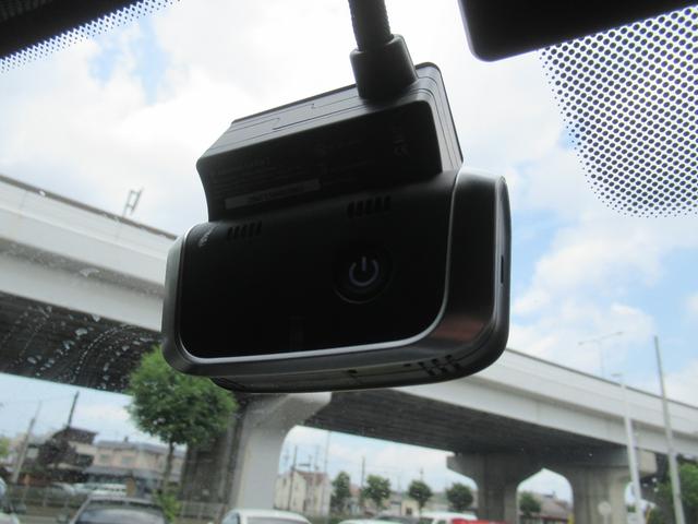 Ｘ６ ｘＤｒｉｖｅ　３５ｄ　Ｍスポーツ　コンフォートＰＫＧ　プラスＰＫＧ　１オナ　スカイラウンジサンルーフ　ＣａｒＰｌａｙ　ＡＣＣ　前後シートヒーター　ステアリングヒーター　前後ドラレコ　電動テールゲート　３６０カメラ　カーボンインテリア（15枚目）