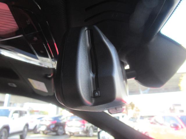 ８シリーズ Ｍ８５０ｉ　ｘＤｒｉｖｅ　グランクーペ　冬タイヤ付き　１オーナー　サンルーフ　赤革シート　シートヒーター　ベンチレーション　ハーマンカードン　ＬＥＤヘッド　ドラレコ　フルセグ　ＡＣＣ　２０インチ　クリスタルシフト　ヘッドアップディスプレイ（14枚目）