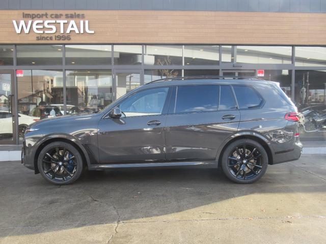 X7 xDrive 40d Mスポーツ 登録済未使用車 BOWERS&WILKINS Mスポーツパッケージプロ スカイラウンジパノラマルーフ INDIVIDUALアッシュフローインググレーファインウッドトリム 22インチMライトアルミ(5枚目)