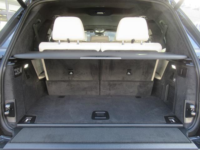 X7 xDrive 40d Mスポーツ 登録済未使用車 BOWERS&WILKINS Mスポーツパッケージプロ スカイラウンジパノラマルーフ INDIVIDUALアッシュフローインググレーファインウッドトリム 22インチMライトアルミ(20枚目)