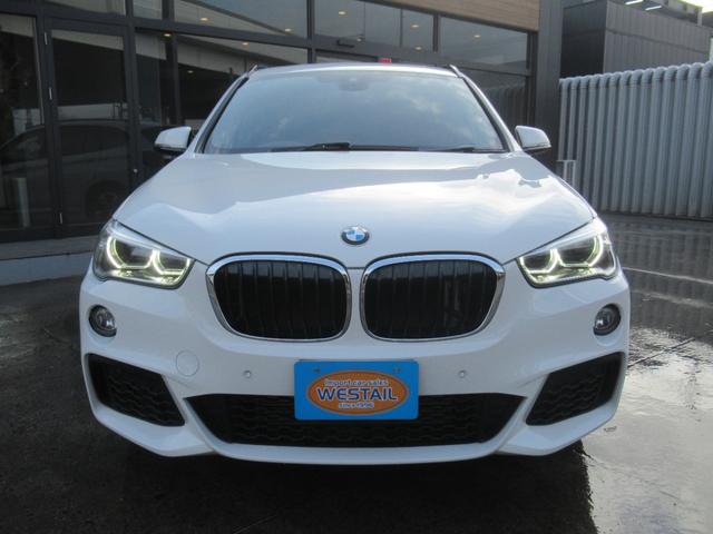 Ｘ１ ｘＤｒｉｖｅ　１８ｄ　Ｍスポーツ　冬タイヤ付き　パノラマサンルーフ　シートヒーター　ヘッドアップディスプレイ　電動テールゲート　アダプティブクルーズコントロール　レーンキープアシスト　純正ナビ　Ｂｌｕｅｔｏｏｔｈ　ＥＴＣ　１８インチ（3枚目）