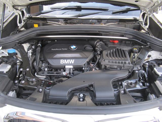 Ｘ１ ｘＤｒｉｖｅ　１８ｄ　Ｍスポーツ　冬タイヤ付き　パノラマサンルーフ　シートヒーター　ヘッドアップディスプレイ　電動テールゲート　アダプティブクルーズコントロール　レーンキープアシスト　純正ナビ　Ｂｌｕｅｔｏｏｔｈ　ＥＴＣ　１８インチ（18枚目）