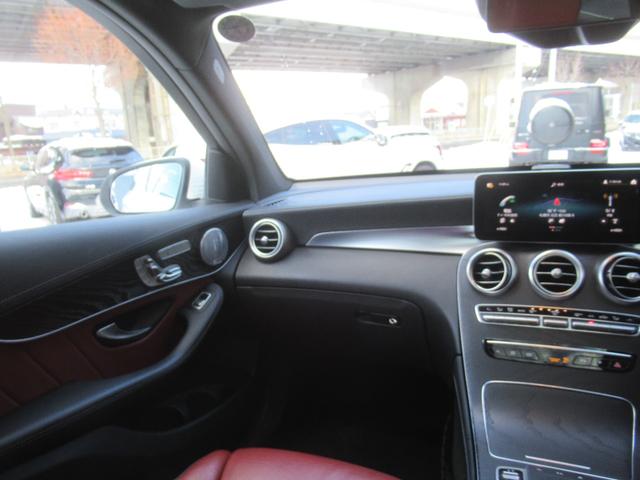 ＧＬＣ ＧＬＣ２２０ｄ　４マチック　ＡＭＧライン　冬タイヤ付　パノラマサンルーフ　ブルメスターサウンド　黒革×赤革シート　シートヒーター　ナビ　フルセグ　ヘッドアップディスプレイ　アダプティブクルーズコントロール　３６０度カメラ　Ｂｌｕｅｔｏｏｔｈ（8枚目）