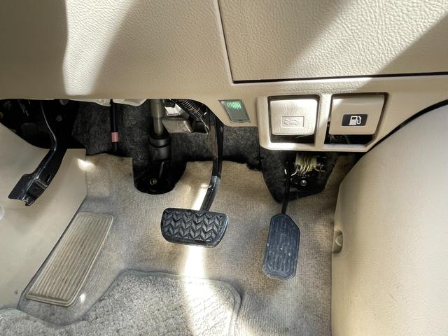アルファードＶ ＭＺ　４ＷＤ／両側スライドドア／３列シート／ＡＴ／アルミホイール／盗難防止システム／衝突安全ボディ　ＡＢＳ／エアコン／パワーステアリング／フルフラット／ＥＴＣ（21枚目）