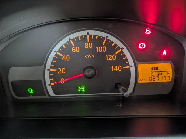 ミニキャブトラック ＶＸ－ＳＥ　エアコン　パワステ　２ＷＤ４ＷＤ切替有　車検令和９年１１月　防錆塗装済　５速ＭＴ（8枚目）