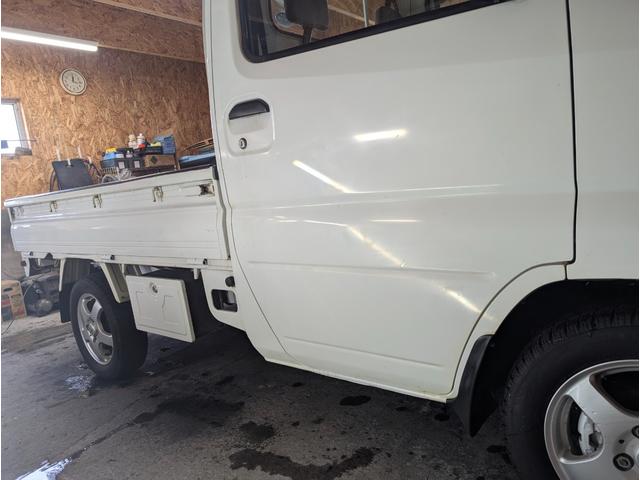 ミニキャブトラック ＶＸ－ＳＥ　エアコン　パワステ　２ＷＤ４ＷＤ切替有　車検令和９年１１月　防錆塗装済　５速ＭＴ（9枚目）