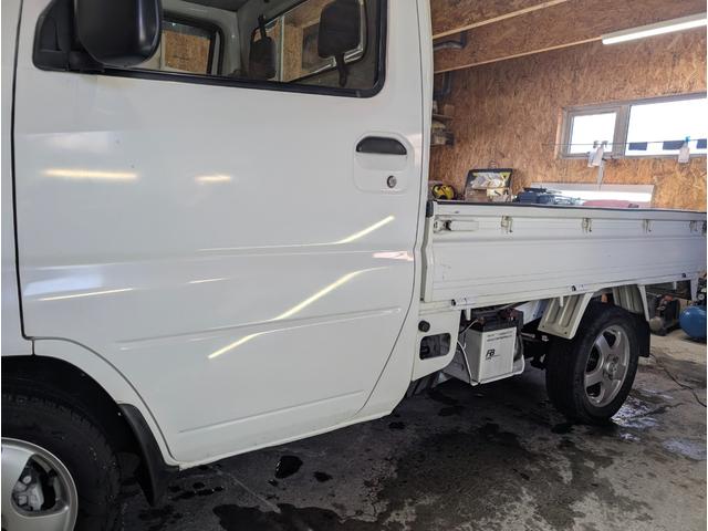 ミニキャブトラック ＶＸ－ＳＥ　エアコン　パワステ　２ＷＤ４ＷＤ切替有　車検令和９年１１月　防錆塗装済　５速ＭＴ（10枚目）