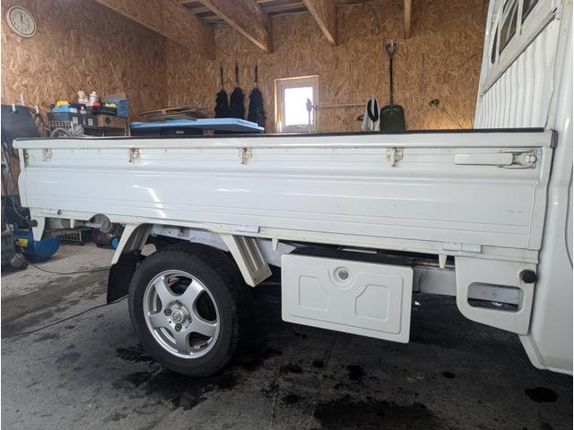 ミニキャブトラック ＶＸ－ＳＥ　エアコン　パワステ　２ＷＤ４ＷＤ切替有　車検令和９年１１月　防錆塗装済　５速ＭＴ（12枚目）