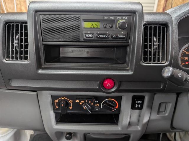 ミニキャブトラック ＶＸ－ＳＥ　エアコン　パワステ　２ＷＤ４ＷＤ切替有　車検令和９年１１月　防錆塗装済　５速ＭＴ（22枚目）