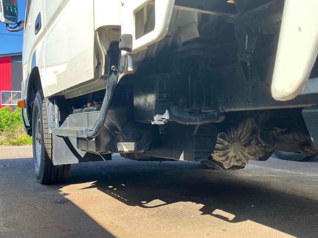 トヨエース 　４ＷＤ　トラック　ＭＴ　エアコン　パワーステアリング　パワーウィンドウ　運転席エアバッグ（23枚目）