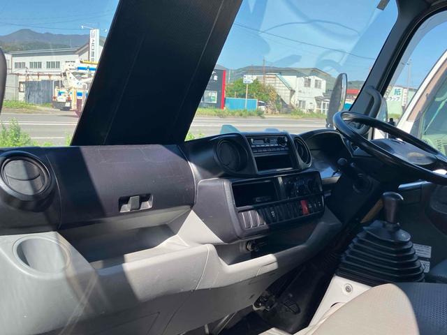 ダイナトラック 　４ＷＤ　トラック　ＭＴ　後輪ダブル　ＥＴＣ　ＡＢＳ　エアコン　パワーステアリング　パワーウィンドウ　運転席エアバッグ（27枚目）