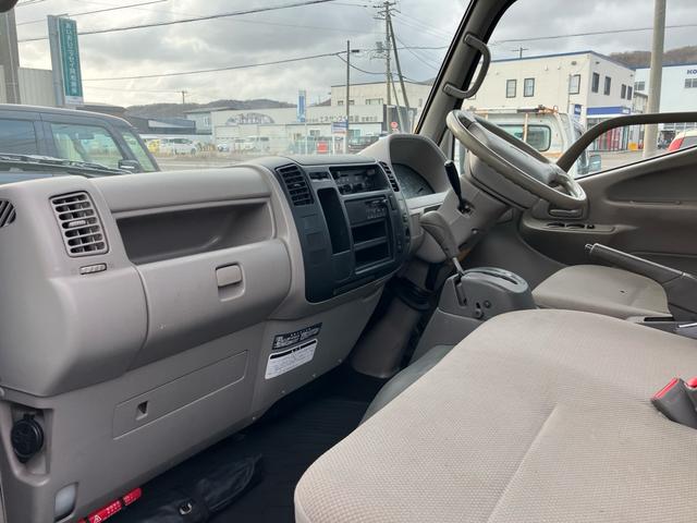 ダイナトラック 　３．０ＤＴ　オートマ　４ＷＤ　平ボデー　リアシングルタイヤ　積載量１ｔ　ＡＢＳ（23枚目）