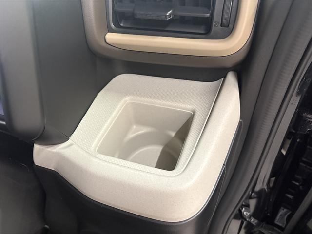 スペーシア ハイブリッドＧ　４ＷＤ　届出済未使用車　衝突軽減ブレーキ　Ｂｌｕｅｔｏｏｔｈ　全周囲カメラ　バックカメラ　純正フルセグナビＴＶ　シートヒーター　ミラーヒーター　障害物センサー　盗難防止装置　誤発進抑制装置（33枚目）