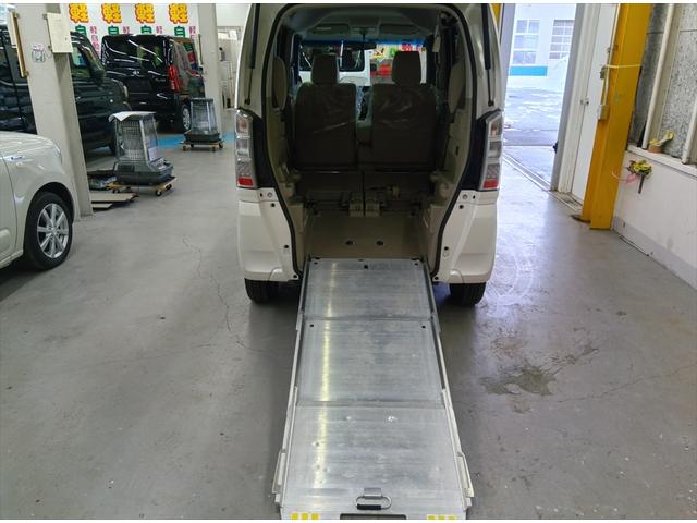 Ｎ－ＢＯＸ＋ Ｇ・Ｌパッケージ　４ＷＤ　バックカメラ　純正ワンセグナビＴＶ　片側パワースライド　ＥＴＣ　禁煙車　福祉車両　横滑り防止装置　盗難防止装置　シートヒーター　ミラーヒーター　スマートキー（12枚目）
