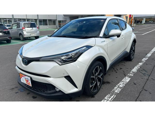 Ｃ－ＨＲ Ｇ　ＦＦ　ハイブリッド　衝突予防ＴＳＳ　ＢＳＭ　Ｔ－ｃｏｎｎｅｃｔナビ　ＣＤ／ＤＶＤ　フルセグ　Ｂｌｕｅｔｏｏｔｈ　ＨＤＭＩ入力端子　バックガイドモニター　ＥＴＣ　キー一体型リモスタ　夏タイヤ純正アルミ（2枚目）