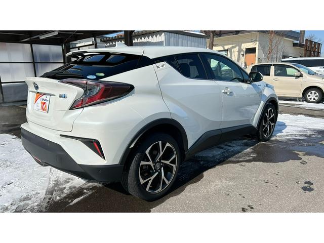 Ｃ－ＨＲ Ｇ　ＦＦ　ハイブリッド　衝突予防ＴＳＳ　ＢＳＭ　Ｔ－ｃｏｎｎｅｃｔナビ　ＣＤ／ＤＶＤ　フルセグ　Ｂｌｕｅｔｏｏｔｈ　ＨＤＭＩ入力端子　バックガイドモニター　ＥＴＣ　キー一体型リモスタ　夏タイヤ純正アルミ（6枚目）