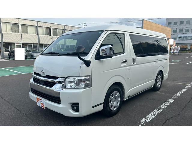 ハイエースワゴン ＧＬ　４ＷＤ　１０人乗　衝突被害軽減ＴＳＳ　Ｐ／Ｓ　電動格納メッキドアミラ　アルパイン１１型ＳＤナビ　フルセグＴＶ　パノラミックビュー　ＨＤＭＩ　社外ＬＥＤヘッドライト　ローダウン　エンスタ　ＥＴＣ　寒冷地（2枚目）