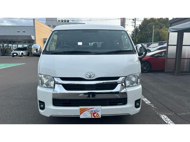 ハイエースワゴン ＧＬ　４ＷＤ　１０人乗　衝突被害軽減ＴＳＳ　Ｐ／Ｓ　電動格納メッキドアミラ　アルパイン１１型ＳＤナビ　フルセグＴＶ　パノラミックビュー　ＨＤＭＩ　社外ＬＥＤヘッドライト　ローダウン　エンスタ　ＥＴＣ　寒冷地（3枚目）