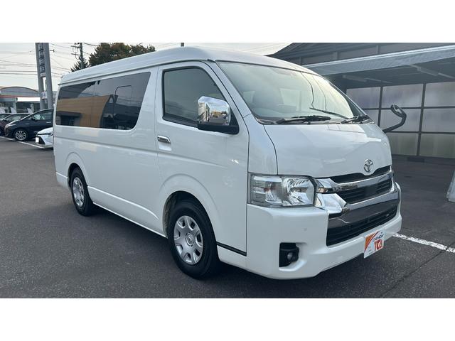 ハイエースワゴン ＧＬ　４ＷＤ　１０人乗　衝突被害軽減ＴＳＳ　Ｐ／Ｓ　電動格納メッキドアミラ　アルパイン１１型ＳＤナビ　フルセグＴＶ　パノラミックビュー　ＨＤＭＩ　社外ＬＥＤヘッドライト　ローダウン　エンスタ　ＥＴＣ　寒冷地（4枚目）