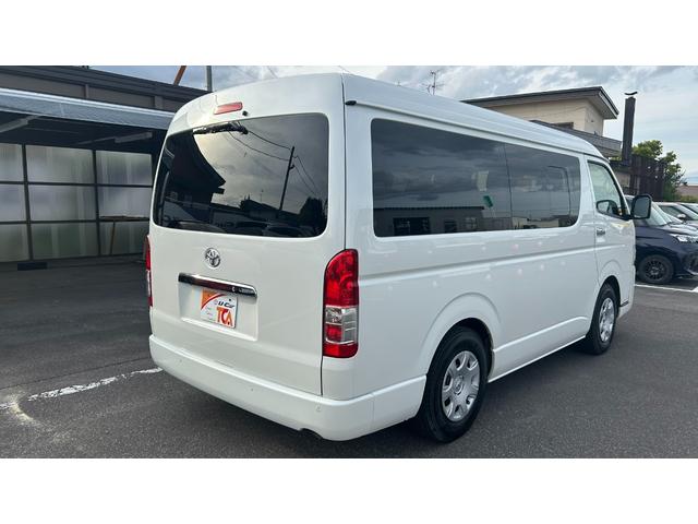 ハイエースワゴン ＧＬ　４ＷＤ　１０人乗　衝突被害軽減ＴＳＳ　Ｐ／Ｓ　電動格納メッキドアミラ　アルパイン１１型ＳＤナビ　フルセグＴＶ　パノラミックビュー　ＨＤＭＩ　社外ＬＥＤヘッドライト　ローダウン　エンスタ　ＥＴＣ　寒冷地（6枚目）