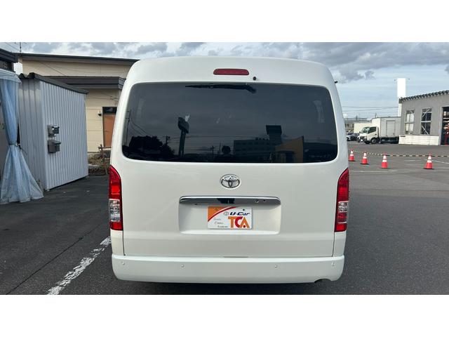 ハイエースワゴン ＧＬ　４ＷＤ　１０人乗　衝突被害軽減ＴＳＳ　Ｐ／Ｓ　電動格納メッキドアミラ　アルパイン１１型ＳＤナビ　フルセグＴＶ　パノラミックビュー　ＨＤＭＩ　社外ＬＥＤヘッドライト　ローダウン　エンスタ　ＥＴＣ　寒冷地（7枚目）
