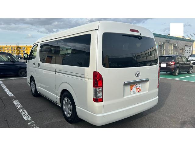 ハイエースワゴン ＧＬ　４ＷＤ　１０人乗　衝突被害軽減ＴＳＳ　Ｐ／Ｓ　電動格納メッキドアミラ　アルパイン１１型ＳＤナビ　フルセグＴＶ　パノラミックビュー　ＨＤＭＩ　社外ＬＥＤヘッドライト　ローダウン　エンスタ　ＥＴＣ　寒冷地（8枚目）