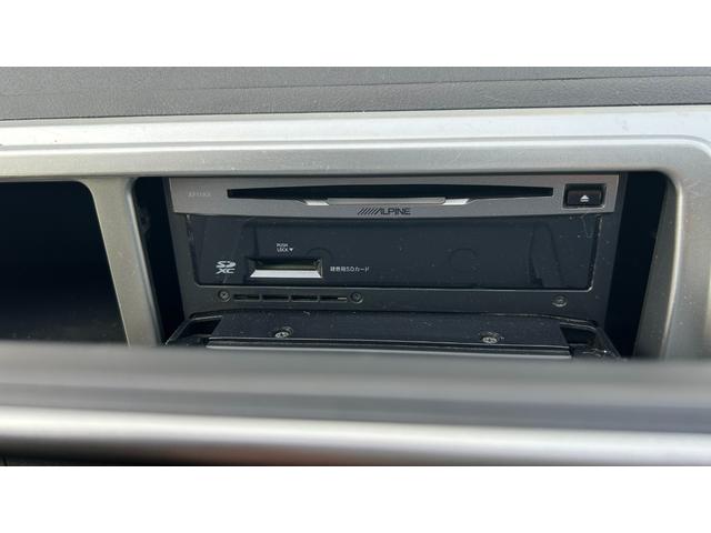 ハイエースワゴン ＧＬ　４ＷＤ　１０人乗　衝突被害軽減ＴＳＳ　Ｐ／Ｓ　電動格納メッキドアミラ　アルパイン１１型ＳＤナビ　フルセグＴＶ　パノラミックビュー　ＨＤＭＩ　社外ＬＥＤヘッドライト　ローダウン　エンスタ　ＥＴＣ　寒冷地（26枚目）