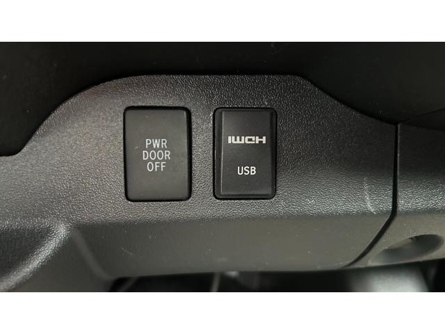 ハイエースワゴン ＧＬ　４ＷＤ　１０人乗　衝突被害軽減ＴＳＳ　Ｐ／Ｓ　電動格納メッキドアミラ　アルパイン１１型ＳＤナビ　フルセグＴＶ　パノラミックビュー　ＨＤＭＩ　社外ＬＥＤヘッドライト　ローダウン　エンスタ　ＥＴＣ　寒冷地（28枚目）