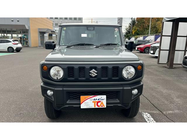 ジムニー ＸＬ　４ＷＤ　マニュアル５ＭＴ　衝突被害軽減ブレーキ　オートエアコン　ディスプレイオーディオＣＤ／ＤＶＤ／ＵＳＢプレイヤー　スマートキー　運転席・助手席シートヒーター　夏冬タイヤあり　ワンオーナー　禁煙車（3枚目）