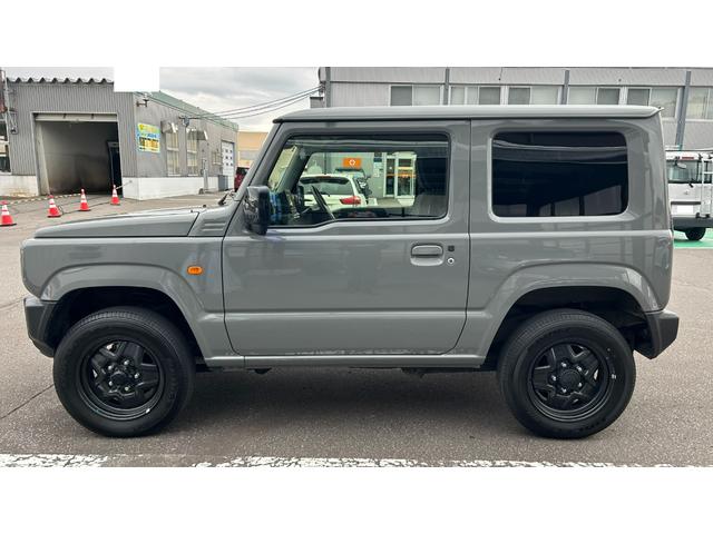ジムニー ＸＬ　４ＷＤ　マニュアル５ＭＴ　衝突被害軽減ブレーキ　オートエアコン　ディスプレイオーディオＣＤ／ＤＶＤ／ＵＳＢプレイヤー　スマートキー　運転席・助手席シートヒーター　夏冬タイヤあり　ワンオーナー　禁煙車（9枚目）