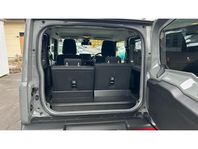 ジムニー ＸＬ　４ＷＤ　マニュアル５ＭＴ　衝突被害軽減ブレーキ　オートエアコン　ディスプレイオーディオＣＤ／ＤＶＤ／ＵＳＢプレイヤー　スマートキー　運転席・助手席シートヒーター　夏冬タイヤあり　ワンオーナー　禁煙車（13枚目）