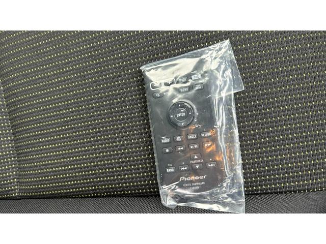 ジムニー ＸＬ　４ＷＤ　マニュアル５ＭＴ　衝突被害軽減ブレーキ　オートエアコン　ディスプレイオーディオＣＤ／ＤＶＤ／ＵＳＢプレイヤー　スマートキー　運転席・助手席シートヒーター　夏冬タイヤあり　ワンオーナー　禁煙車（22枚目）