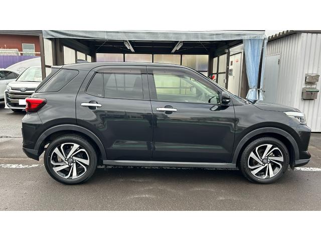 ライズ Ｚ　４ＷＤ　ＳＡ３　ＢＳＭ　ＬＥＤヘッドライト　ディスプレイオーディオ　フルセグＴＶ　パノラミックビューモニター　スマートキー＆純正エンスタ　運転席・助手席シートヒーター　クルコン　ワンオーナー　寒冷地（5枚目）