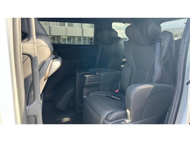 アルファード Ｚ　４ＷＤ　ＴＳＳ　１４型ＤＡ　１２．１型後席モニター　ＨＤＭＩ　パノラミックビューモニター　デジタルインナーミラー　置くだけ充電　ユニバーサルステップ　夏タイヤ純正１８ＡＷ　ワンオーナー　寒冷地　禁煙車（13枚目）