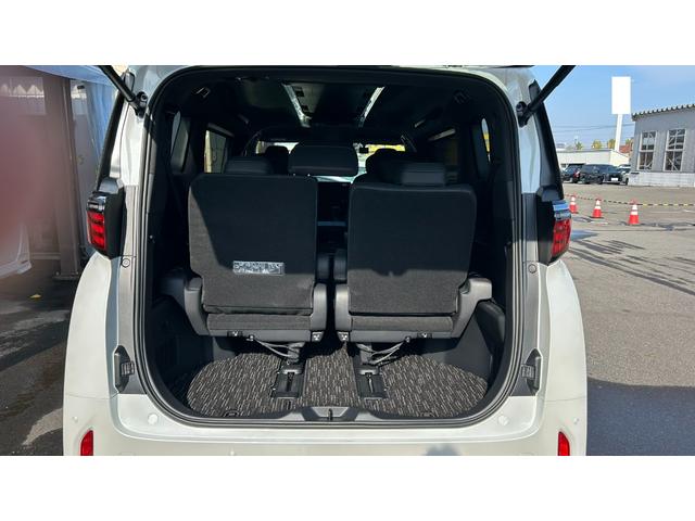 アルファード Ｚ　４ＷＤ　ＴＳＳ　１４型ＤＡ　１２．１型後席モニター　ＨＤＭＩ　パノラミックビューモニター　デジタルインナーミラー　置くだけ充電　ユニバーサルステップ　夏タイヤ純正１８ＡＷ　ワンオーナー　寒冷地　禁煙車（19枚目）