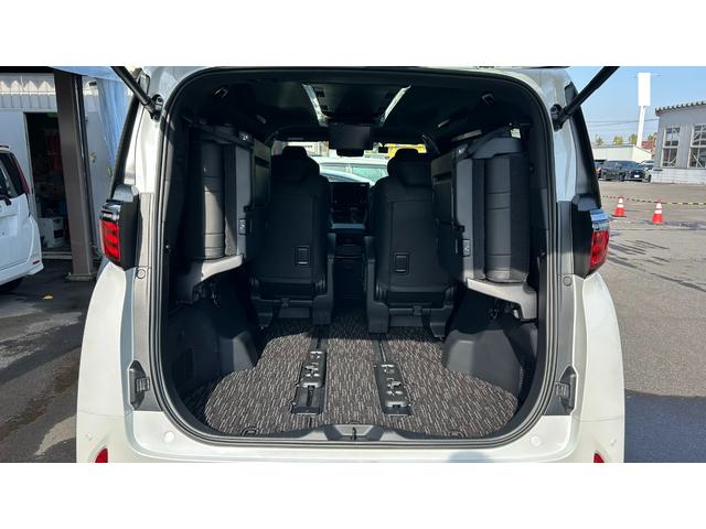アルファード Ｚ　４ＷＤ　ＴＳＳ　１４型ＤＡ　１２．１型後席モニター　ＨＤＭＩ　パノラミックビューモニター　デジタルインナーミラー　置くだけ充電　ユニバーサルステップ　夏タイヤ純正１８ＡＷ　ワンオーナー　寒冷地　禁煙車（21枚目）