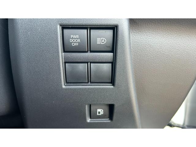 アルファード Ｚ　４ＷＤ　ＴＳＳ　１４型ＤＡ　１２．１型後席モニター　ＨＤＭＩ　パノラミックビューモニター　デジタルインナーミラー　置くだけ充電　ユニバーサルステップ　夏タイヤ純正１８ＡＷ　ワンオーナー　寒冷地　禁煙車（28枚目）